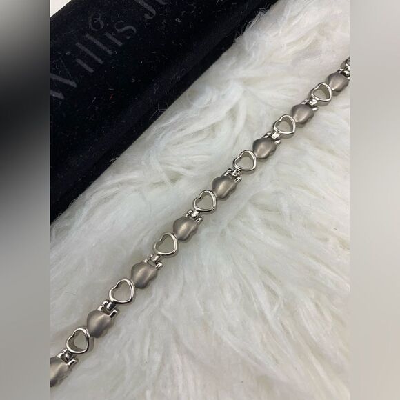 Women's Titanium Magnetic Bracelet - Picture 1 of 4